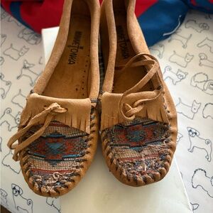 Minnetonka Taupe El Paso II Moc